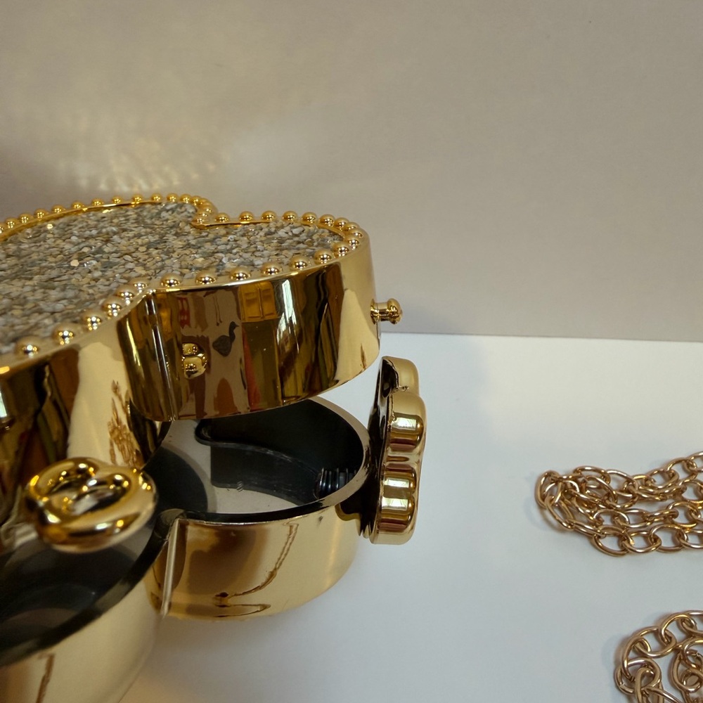 Mini Clover Bag and Necklace NWOT - Picture 9 of 14
